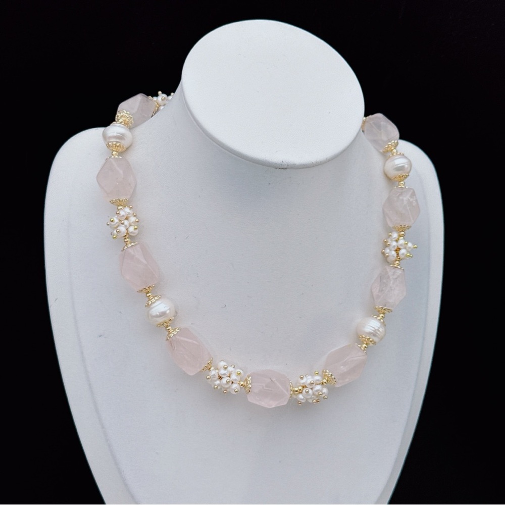 X738 Handmade Freshwater Baroque Pearl Rose Quartz Flower Blossom Necklace - Picture 6 of 9